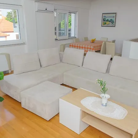 Mia Apartment *
